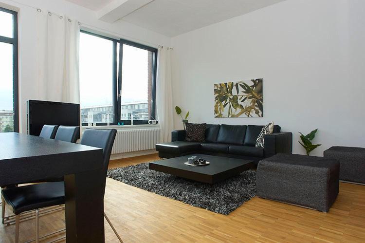 Spacious Studio Apartment Friedrichshain เบอร์ลิน ห้อง รูปภาพ